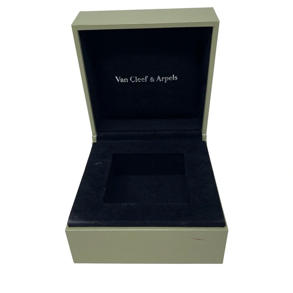 Van Cleef & Arpels Large Bracelet Jewelry case green Empty Box authentic 4.5x4.5